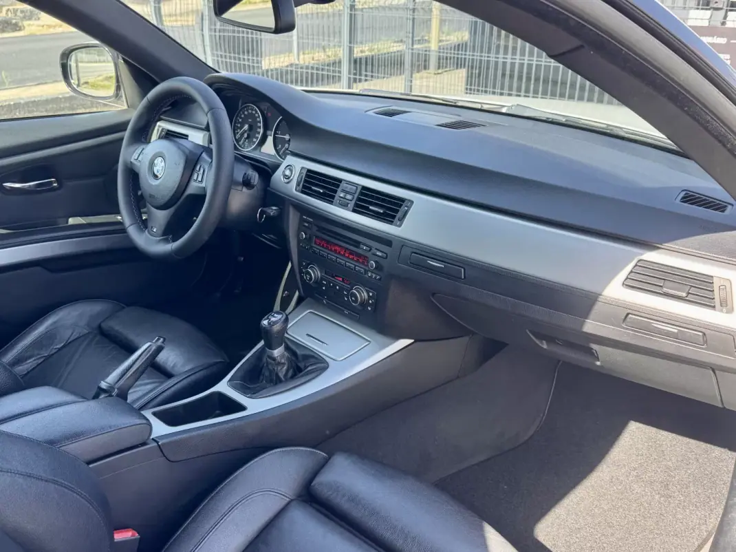 BMW 320 2009 - 13990 EUR, 243000 km - 243000km - foto 9 de 19