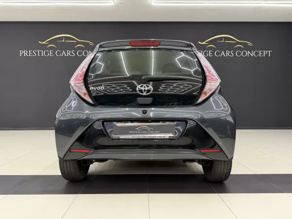 Toyota Aygo 2018 - 10450 EUR, 62569 km - AUTO.MOTO.pt - 62569km - foto 13 de 35