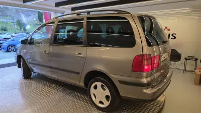SEAT Alhambra 2005 - 7500 EUR, 299890 km - AUTO.MOTO.pt - 299890km - foto 22 de 57