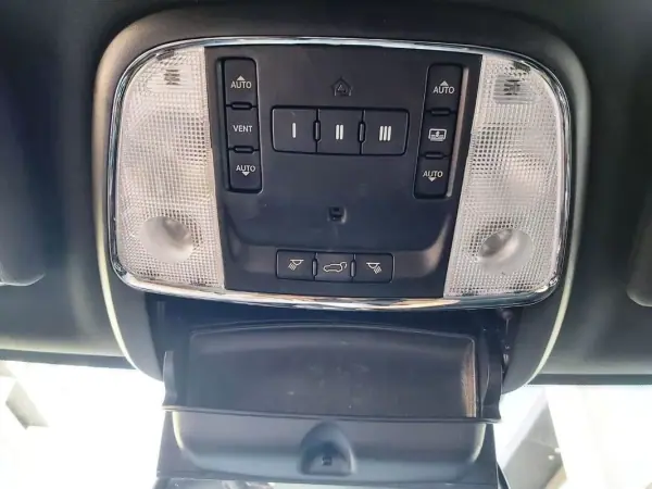 Jeep Grand Cherokee 2016 - 34950 EUR, 135350 km - AUTO.MOTO.pt - 135350km - foto 39 de 60