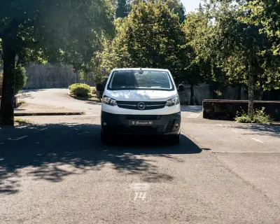 Opel Vivaro 2021 — photo 2 of 46