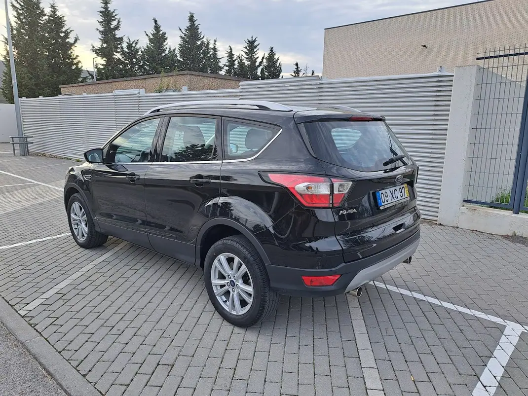 Ford Kuga 2019 - 13250 EUR, 123000 km - 123000km - foto 4 de 10