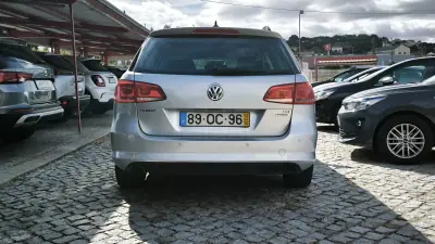 Volkswagen Passat 2013 - 10950 EUR, 215000 km - AUTO.MOTO.pt - 215000km - foto 6 de 10