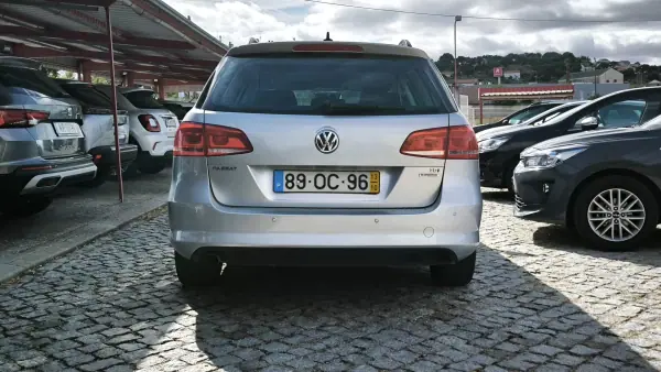 Volkswagen Passat 2013 - 10950 EUR, 215000 km - AUTO.MOTO.pt - 215000km - foto 6 de 10