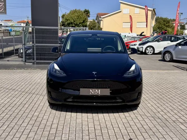 Tesla Model Y 2023 - 32990 EUR, 130000 km - 130000km - foto 3 de 18