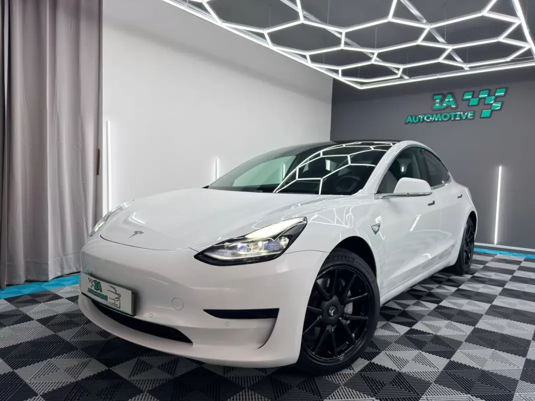 Tesla Model 3 2020 - 23750 EUR, 66000 km - AUTO.MOTO.pt - 66000km - foto 1 de 22