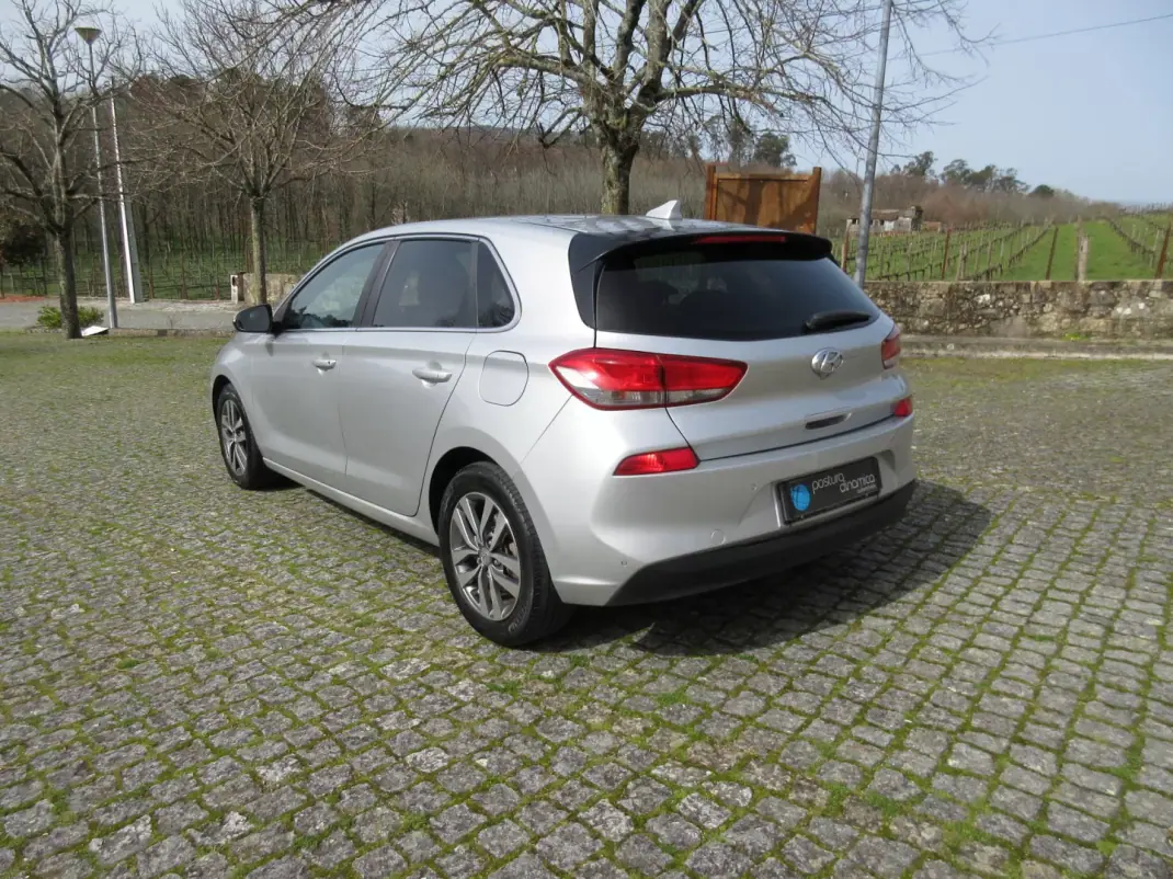 Hyundai i30 2019 - 14990 EUR, 108000 km - 108000km - foto 6 de 42