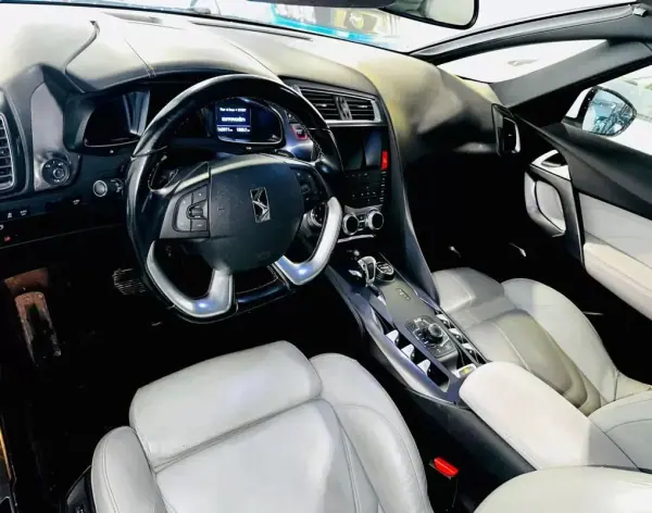 Citroën DS5 2014 - 12900 EUR, 162998 km - AUTO.MOTO.pt - 162998km - foto 11 de 14