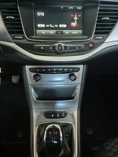 Opel Astra 2018 — foto 6 de 8