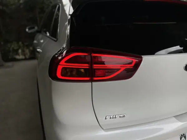 Kia e-Niro 2021 - 33500 EUR, 69000 km - AUTO.MOTO.pt - 69000km - foto 10 de 51
