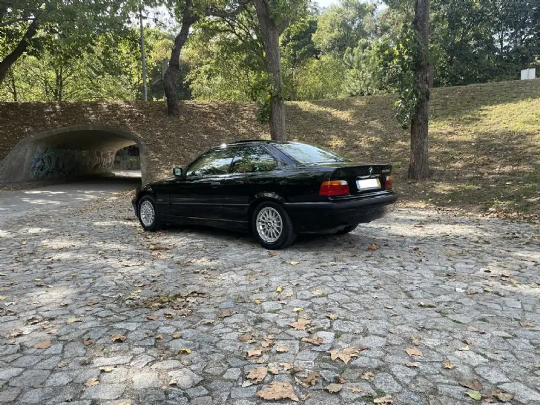 BMW 323 1998 - 19900 EUR, 160000 km - 160000km - foto 43 de 68