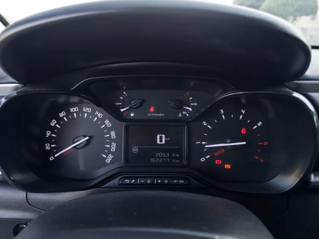 Citroën C3 2019 - 13990 EUR, 162000 km - 162000km - foto 24 de 33