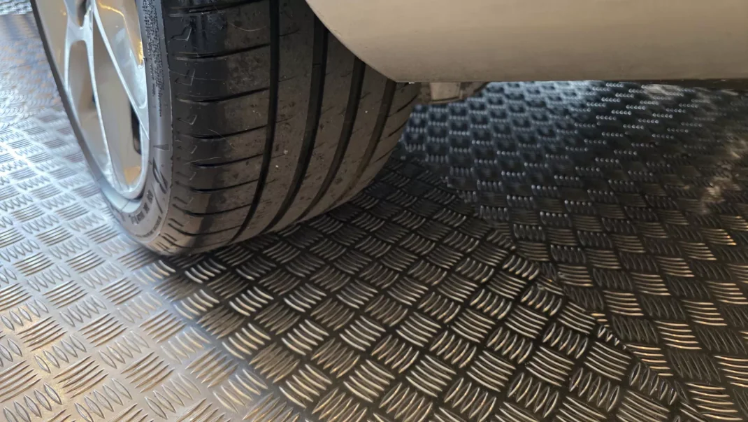 Volvo V60 2015 - 11900 EUR, 314478 km - AUTO.MOTO.pt - 314478km - foto 38 de 60