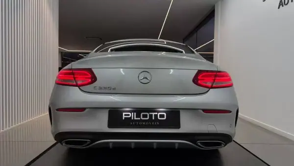 Mercedes-Benz C 220 2017 - 27990 EUR, 160170 km - AUTO.MOTO.pt - 160170km - foto 10 de 29