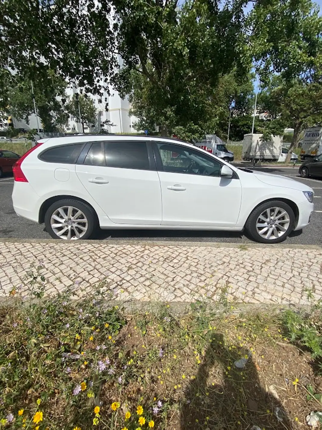 Volvo V60 2015 - 9500 EUR, 206100 km - AUTO.MOTO.pt - 206100km - foto 7 de 14