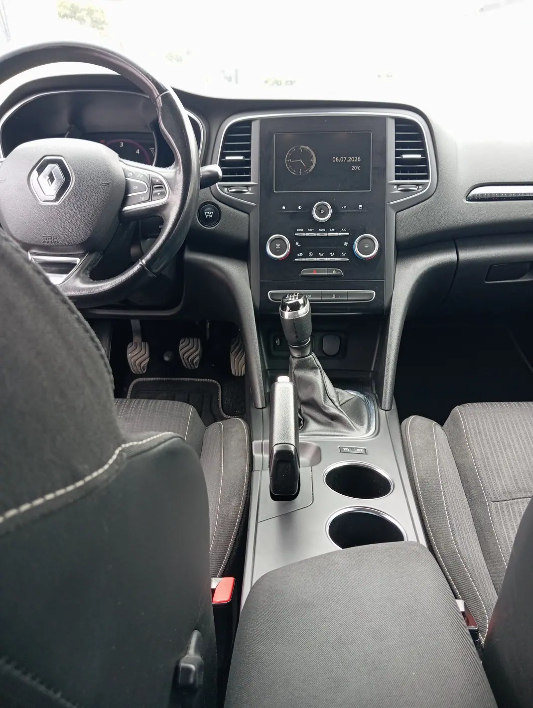 Renault Mégane Sport Tourer 2016 - 6850 EUR, 249000 km - 249000km - foto 6 de 8