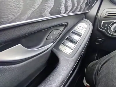 Mercedes-Benz GLC 220 2020 - 44500 EUR, 98000 km - AUTO.MOTO.pt - 98000km - foto 28 de 35