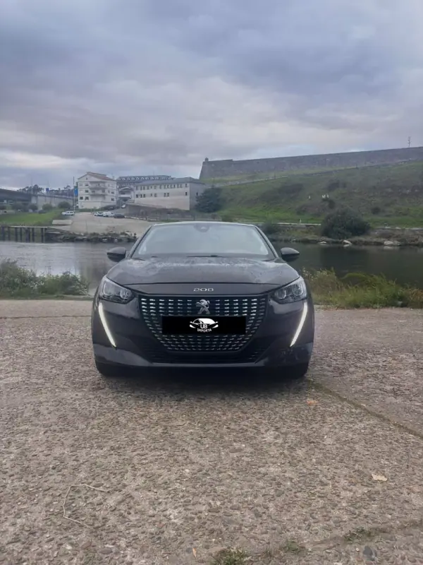 Peugeot e-208 2024 — foto 2 de 23