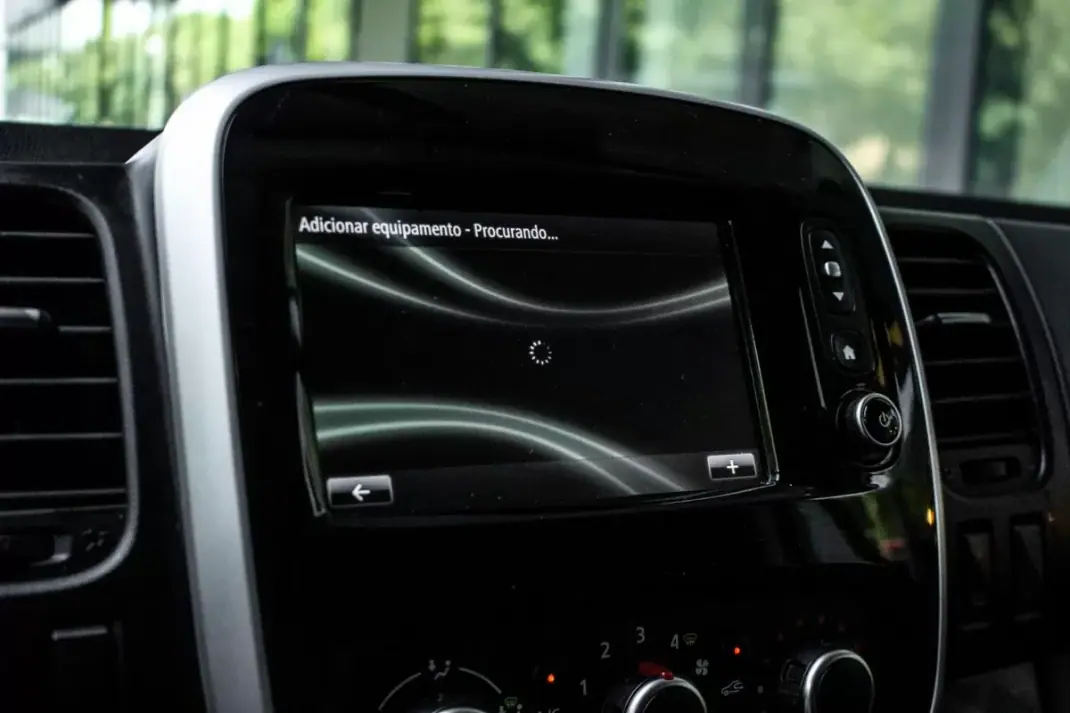 Renault Trafic 2020 - 28990 EUR, 126359 km - AUTO.MOTO.pt - 126359km - foto 40 de 41