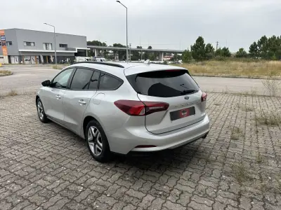 Ford Focus SW 2023 - 15490 EUR, 91000 km - 91000km - foto 6 de 17