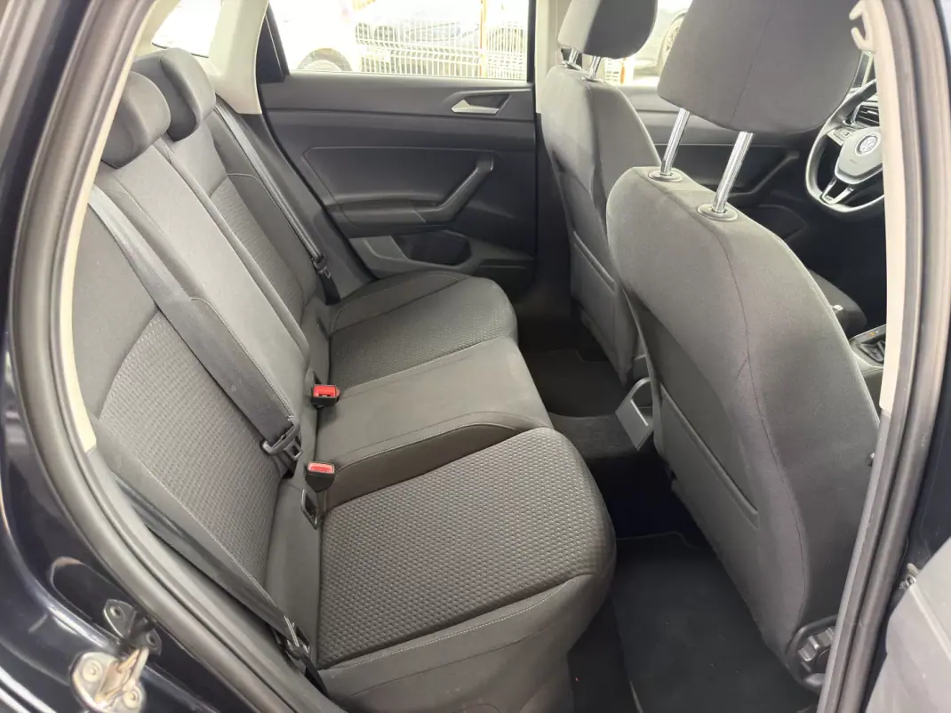 Volkswagen Polo 2019 - 12990 EUR, 62100 km - AUTO.MOTO.pt - 62100km - foto 17 de 18