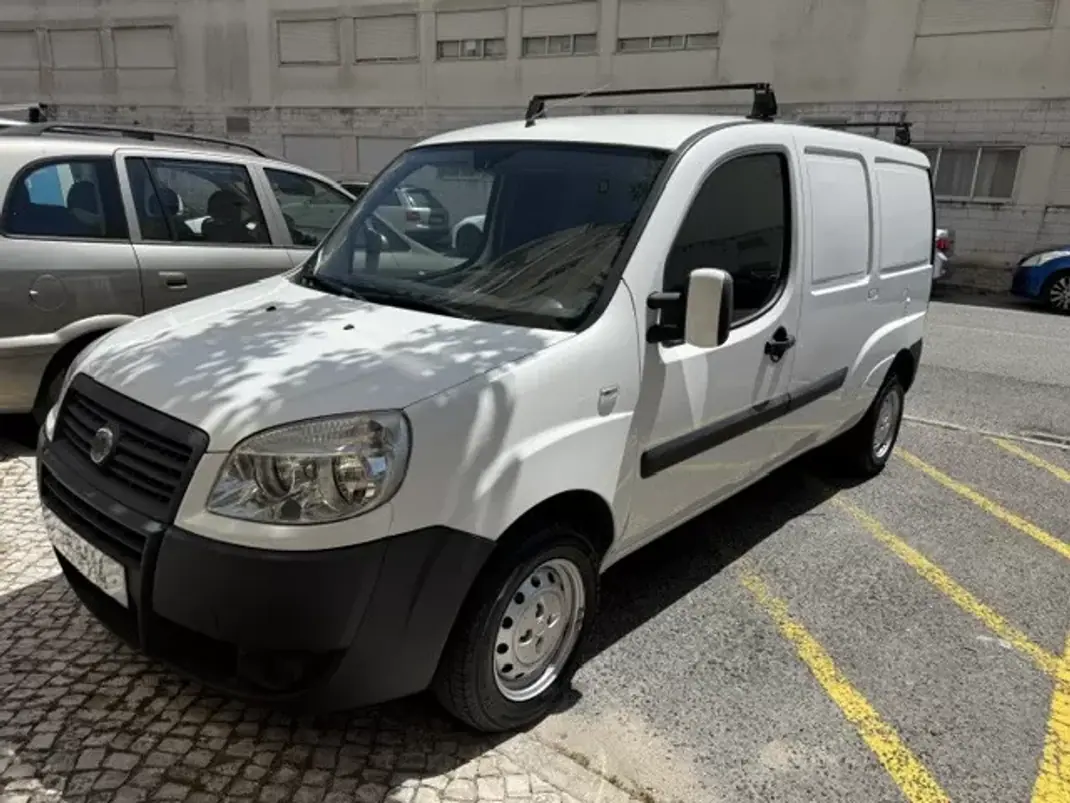 Fiat DOBLO CARGO 1.3 MULTIJET EASY 2009 - 5250 EUR, 190000 km - AUTO.MOTO.pt - 190000km - foto 10 de 27