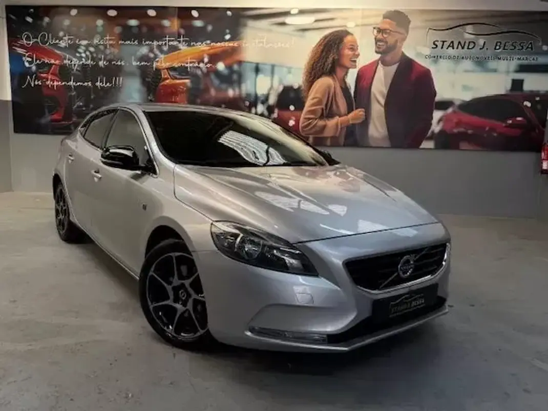 Volvo V40 2015 - 13750 EUR, 188000 km - AUTO.MOTO.pt - 188000km - foto 1 de 12