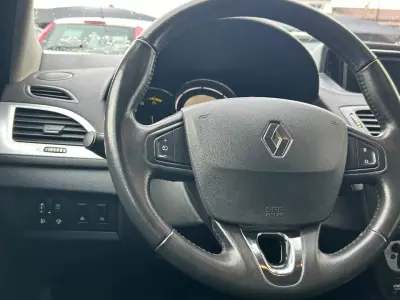 Renault Mégane Sport Tourer 2014 - 8900 EUR, 269392 km - AUTO.MOTO.pt - 269392km - foto 10 de 20