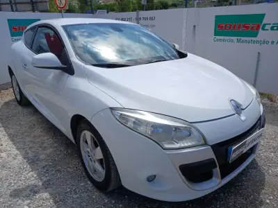 Renault Mégane Coupe 2010 - 7950 EUR, 115752 km - AUTO.MOTO.pt - 115752km - foto 5 de 25