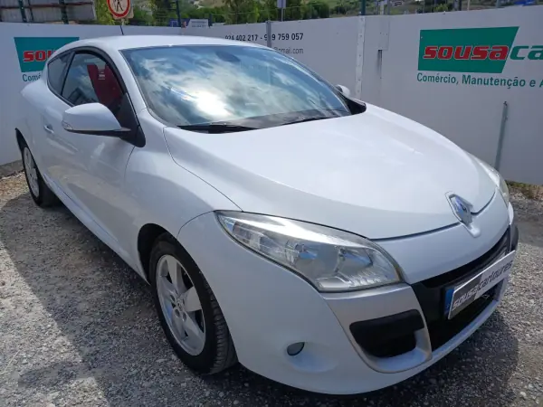 Renault Mégane Coupe 2010 - 7950 EUR, 115752 km - AUTO.MOTO.pt - 115752km - foto 5 de 25