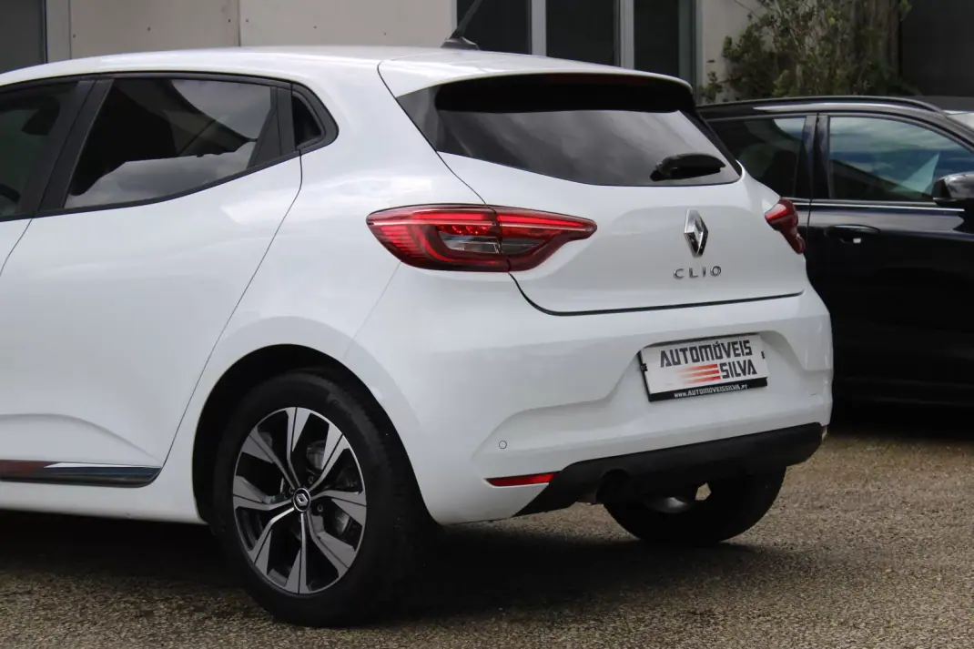 Renault Clio 2021 - 12990 EUR, 199000 km - AUTO.MOTO.pt - 199000km - foto 14 de 28