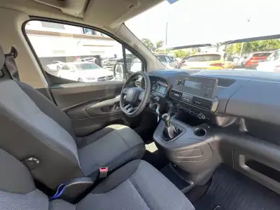 Toyota PROACE CITY 1.5D 100cv EXCLUIVE 2020 - 16450 EUR, 62000 km - AUTO.MOTO.pt - 62000km - foto 23 de 35