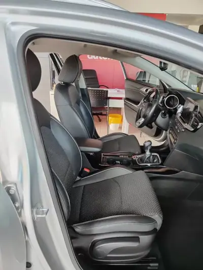 Kia Ceed SW 2019 - 18250 EUR, 70500 km - AUTO.MOTO.pt - 70500km - foto 18 de 35