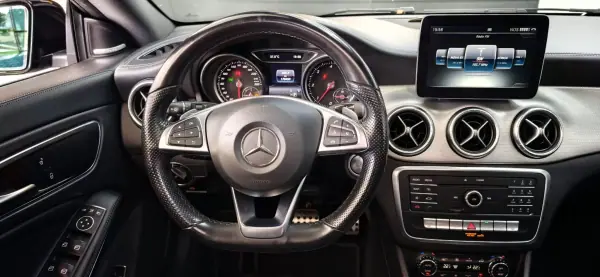 Mercedes-Benz CLA 220 2017 - 21990 EUR, 170144 km - AUTO.MOTO.pt - 170144km - foto 38 de 39