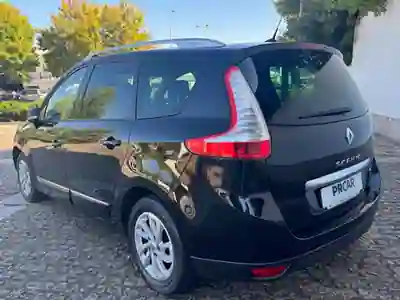 Renault Grand Scénic 2016 - 8150 EUR, 256000 km - AUTO.MOTO.pt - 256000km - foto 5 de 29