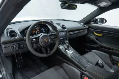 Porsche 718 Cayman 2021 - 134950 EUR, 23000 km - AUTO.MOTO.pt - 23000km - foto 17 de 41