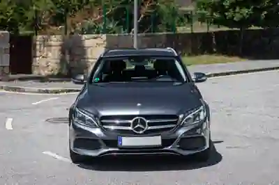 Mercedes-Benz C 220 2014 - 11750 EUR, 324000 km - 324000km - foto 1 de 15