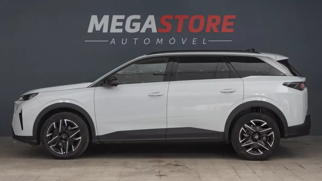 Peugeot 5008 2025 - 32850 EUR, 15000 km - 15000km - foto 4 de 38