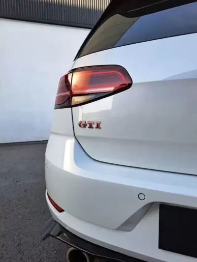 Volkswagen Golf 2019 - 28900 EUR, 108000 km - AUTO.MOTO.pt - 108000km - foto 10 de 32