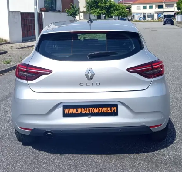 Renault Clio 2021 - 14990 EUR, 79170 km - AUTO.MOTO.pt - 79170km - foto 8 de 18