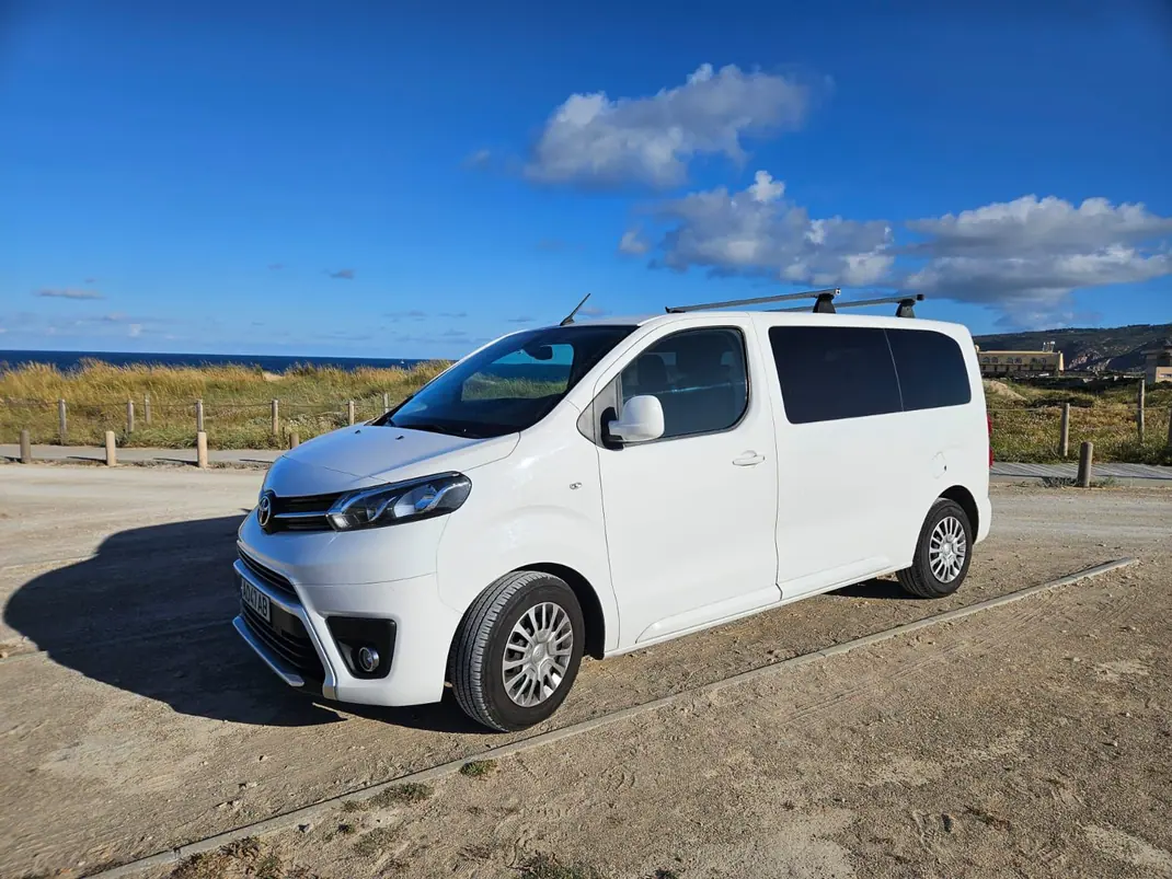 Toyota Proace Verso 2022 - 28500 EUR, 164237 km - AUTO.MOTO.pt - 164237km - foto 2 de 4