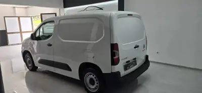 Citroën Berlingo 2021 - 17500 EUR, 49659 km - AUTO.MOTO.pt - 49659km - foto 3 de 27