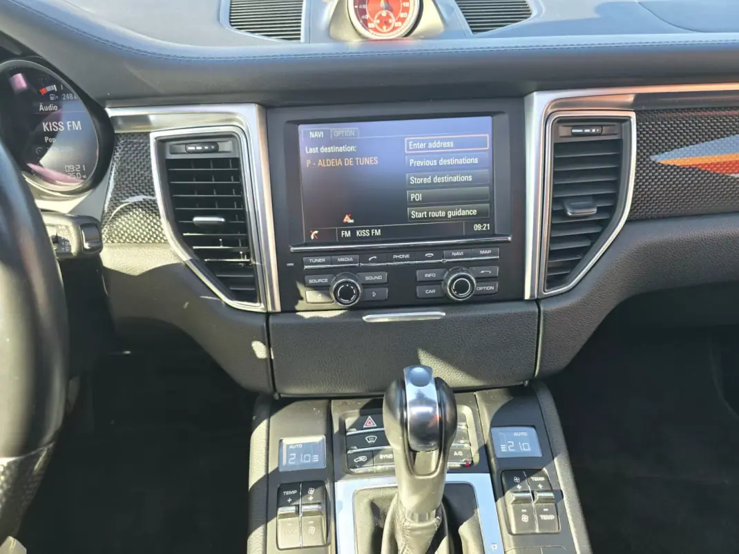 Porsche Macan 2015 - 43950 EUR, 132922 km - AUTO.MOTO.pt - 132922km - foto 8 de 10