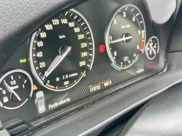BMW 525 2013 - 21900 EUR, 173000 km - AUTO.MOTO.pt - 173000km - foto 24 de 29