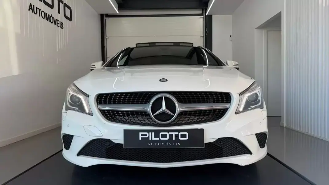 Mercedes-Benz CLA 200 2015 - 19490 EUR, 142879 km - AUTO.MOTO.pt - 142879km - foto 4 de 32