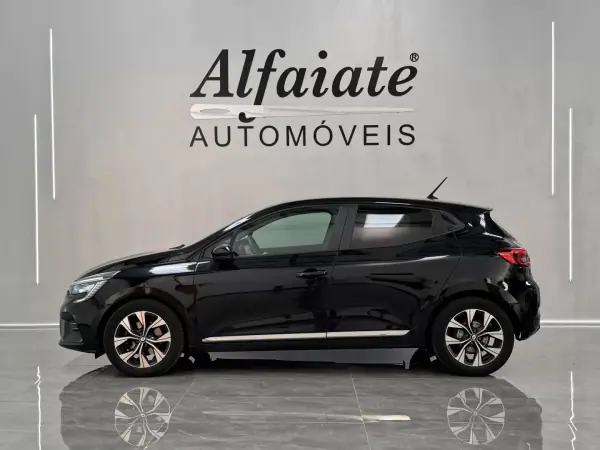 Renault Clio 2023 - 17990 EUR, 41700 km - AUTO.MOTO.pt - 41700km - foto 3 de 15