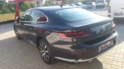 Volkswagen Arteon 2019 - 26650 EUR, 90000 km - AUTO.MOTO.pt - 90000km - foto 24 de 38
