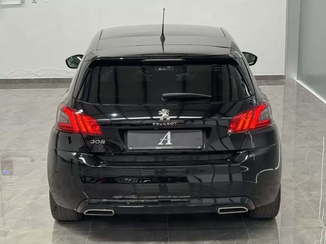 Peugeot 308 2018 - 11890 EUR, 159000 km - AUTO.MOTO.pt - 159000km - foto 6 de 35
