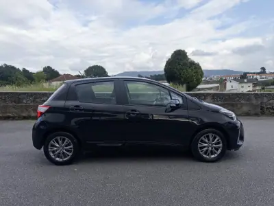 Toyota Yaris 2017 - 11990 EUR, 103000 km - AUTO.MOTO.pt - 103000km - foto 8 de 39