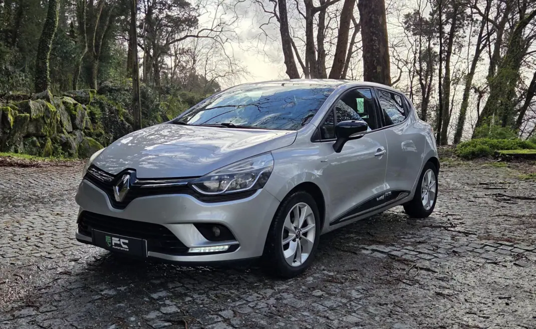 Renault Clio 2017 - 10950 EUR, 114000 km - AUTO.MOTO.pt - 114000km - foto 5 de 19